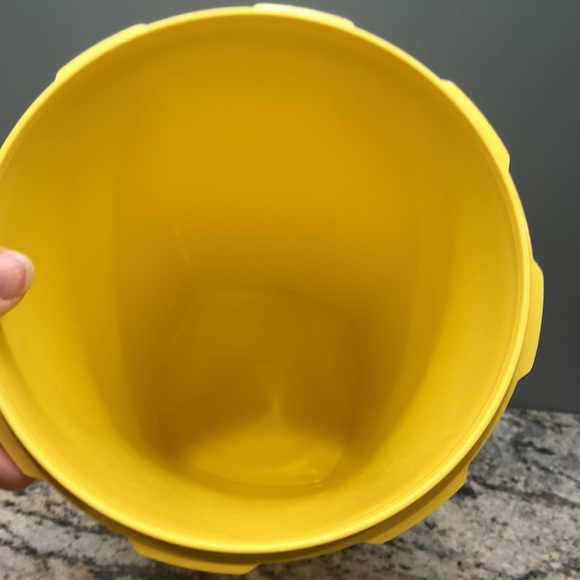 Vintage Tupperware Storage Container - Picture 5 of 6